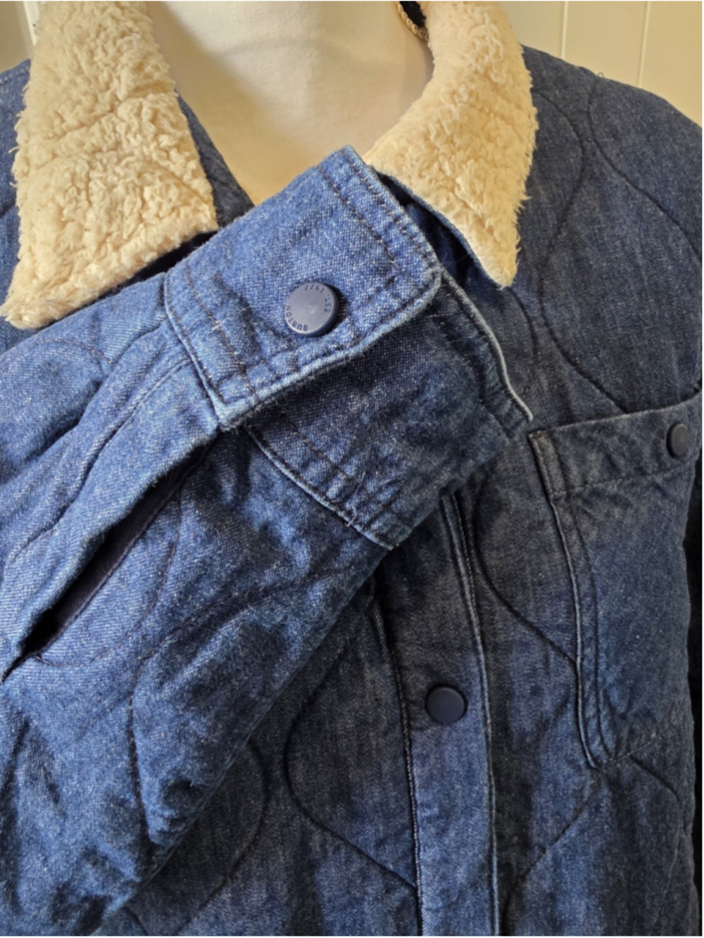 Burton Grace Insulated Blue Denim Jacket Cream Sherpa Sz M Gorpcore Outdoor Hike - Picture 8 of 14